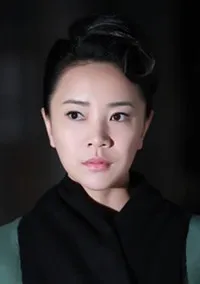 영화배우인 홍경경의 대표 이미지