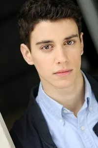 영화배우인 애덤 디마르코의 대표 이미지