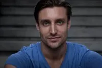 영화배우인 애덤 그리피스의 대표 이미지