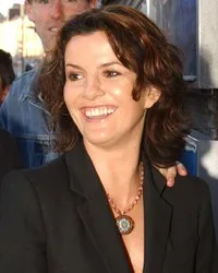 영화배우인 디어드레 오케인의 대표 이미지