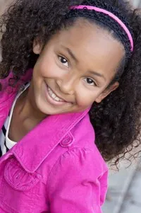 영화배우인 카산드라 캐링턴의 대표 이미지