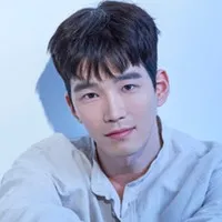 탤런트인 고윤의 대표 이미지