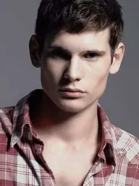 영화배우인 제레미 라오의 대표 이미지