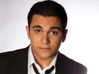 영화배우인 말릭 벤탈라의 대표 이미지