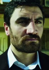 영화배우인 아슬란 코르크마즈의 대표 이미지