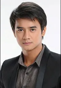 영화배우인 JM 데 구즈만의 대표 이미지