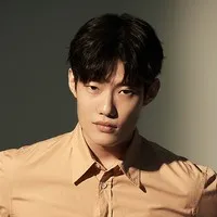 영화배우인 신주환의 대표 이미지