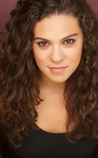 영화배우인 로지 모스의 대표 이미지