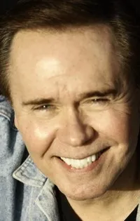 영화감독인 폴 크로스의 대표 이미지