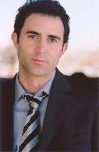 영화배우인 크리스토퍼 아미트라노의 대표 이미지