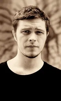 영화배우인 토마시 슈츠하르트의 대표 이미지