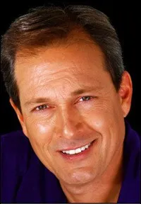 영화배우인 프랭크 피시울로의 대표 이미지