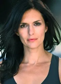 영화배우인 캐서린 시긴스의 대표 이미지