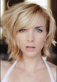 영화배우인 앰버 마리 볼링거의 대표 이미지