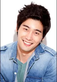 영화배우인 누엘의 대표 이미지