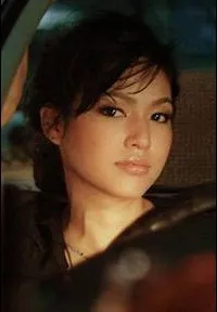 영화배우인 사지 아피웡의 대표 이미지