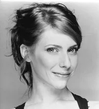 배우인 Elena Roger의 대표 이미지