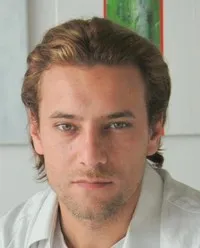 영화배우인 세르지오 수라코의 대표 이미지