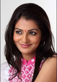 영화배우인 파바티의 대표 이미지