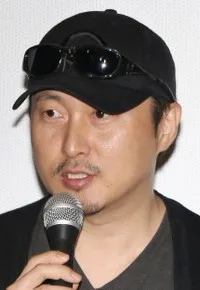 영화감독, 사진작가인 파야의 대표 이미지