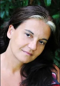 영화감독인 엠마 단테의 대표 이미지