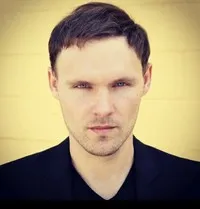 영화배우, 영화제작자인 스콧 헤이즈의 대표 이미지