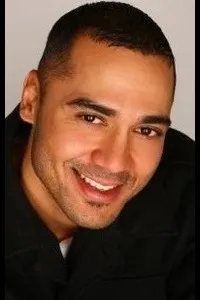 영화배우인 미시포프 솔리아이의 대표 이미지