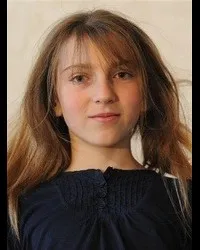 영화배우인 루-레일라 드메를리악의 대표 이미지