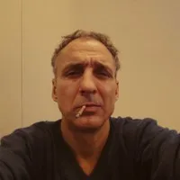 영화감독인 알레산드로 로세토의 대표 이미지