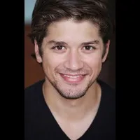 영화배우인 미카일 아우자의 대표 이미지