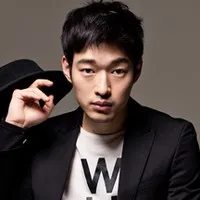 영화배우인 이우진의 대표 이미지