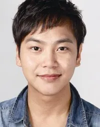 영화배우인 배성윤의 대표 이미지