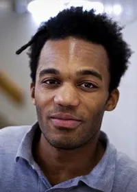 영화배우인 알렉상드르 드산의 대표 이미지