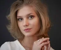 영화배우인 크리스티나 아스무스의 대표 이미지