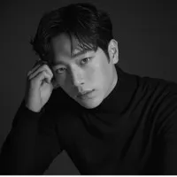 탤런트인 서강준의 대표 이미지