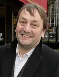 영화배우인 파트리크 다쉼사오의 대표 이미지