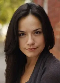 영화배우인 사라 포뎀스키의 대표 이미지