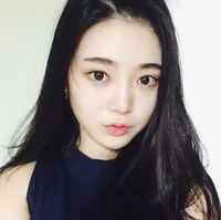 영화배우인 김효진의 대표 이미지