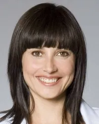 영화배우인 마리안 알바레즈의 대표 이미지