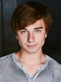 영화배우인 알렉스 오제로프의 대표 이미지