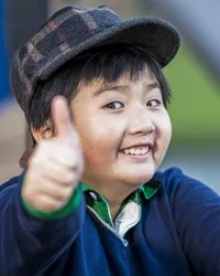 영화배우인 매튜 장의 대표 이미지