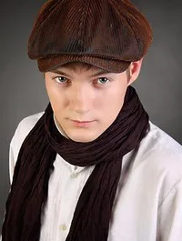 영화배우인 미카일 그루보브의 대표 이미지