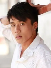 영화배우인 백은의 대표 이미지