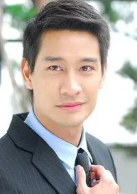 영화배우인 나왓 쿨라따나락의 대표 이미지