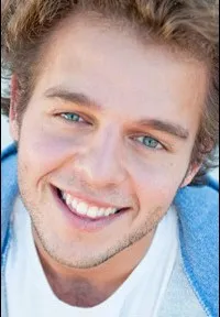 영화배우인 알렉스 도브렌코의 대표 이미지