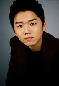 영화배우인 이현의 대표 이미지