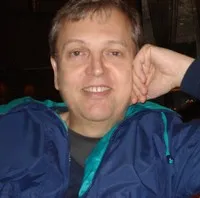 영화감독인 마크 모리의 대표 이미지