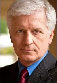 영화배우인 더그 버치의 대표 이미지