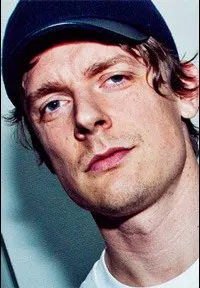 영화배우인 칼레 요셉손의 대표 이미지