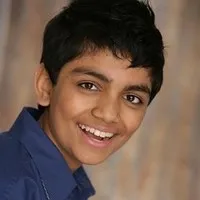 영화배우인 수라즈 파사의 대표 이미지